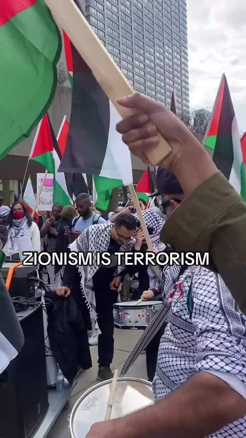 Sirine Habaili Leads Toronto Workers United for Palestine contingent to UofT Encampment_#20